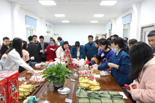 熱辣春日，滾燙人生 | 奧楷機(jī)械為女員工發(fā)放"女神節(jié)"禮物